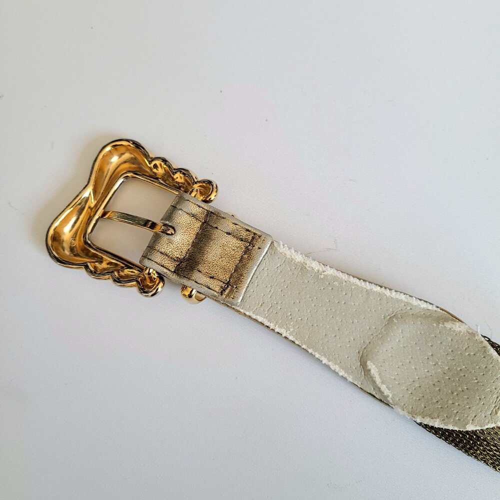 Susi Roher belt with gold metal mesh and hearts design. - Picture 7 of 9
